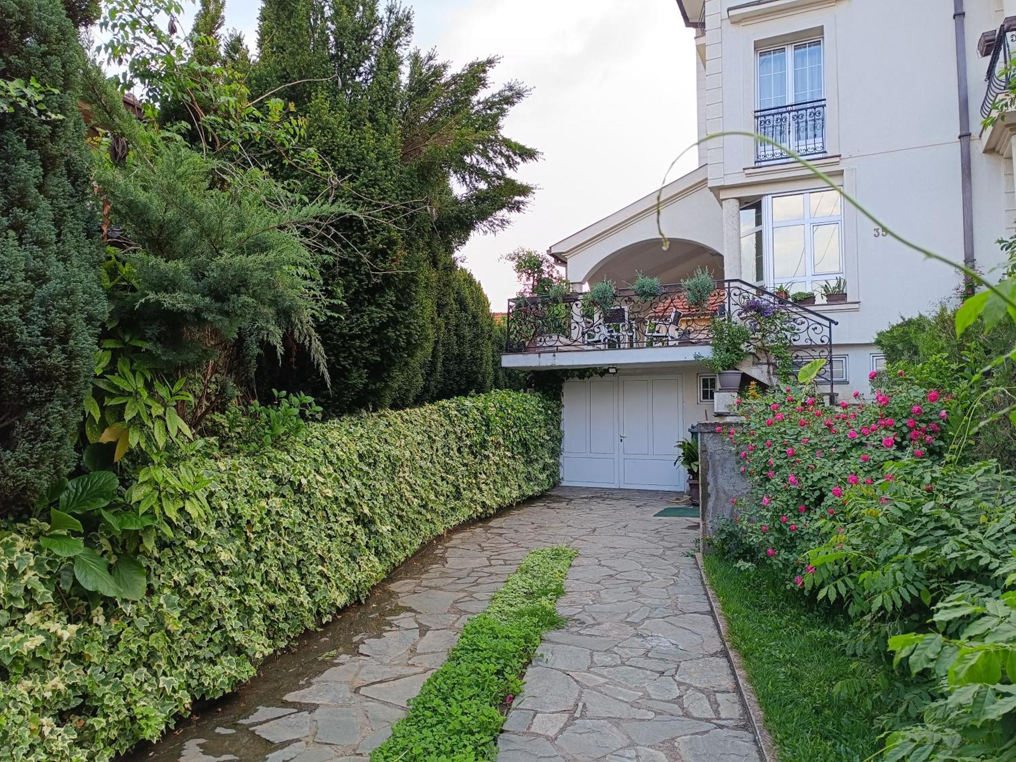Vila Sentic Враня Екстериор снимка